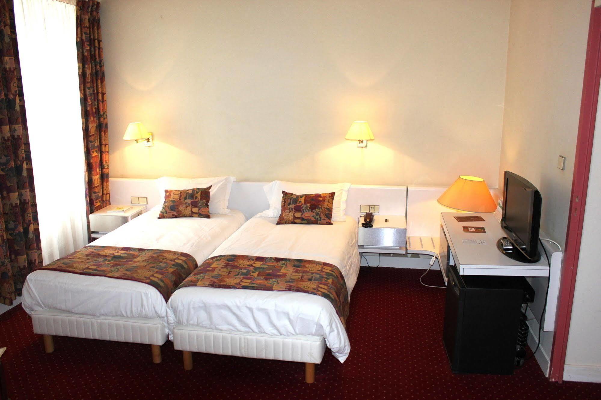 Logis Le Relais De Fusies Lacaune Exterior foto